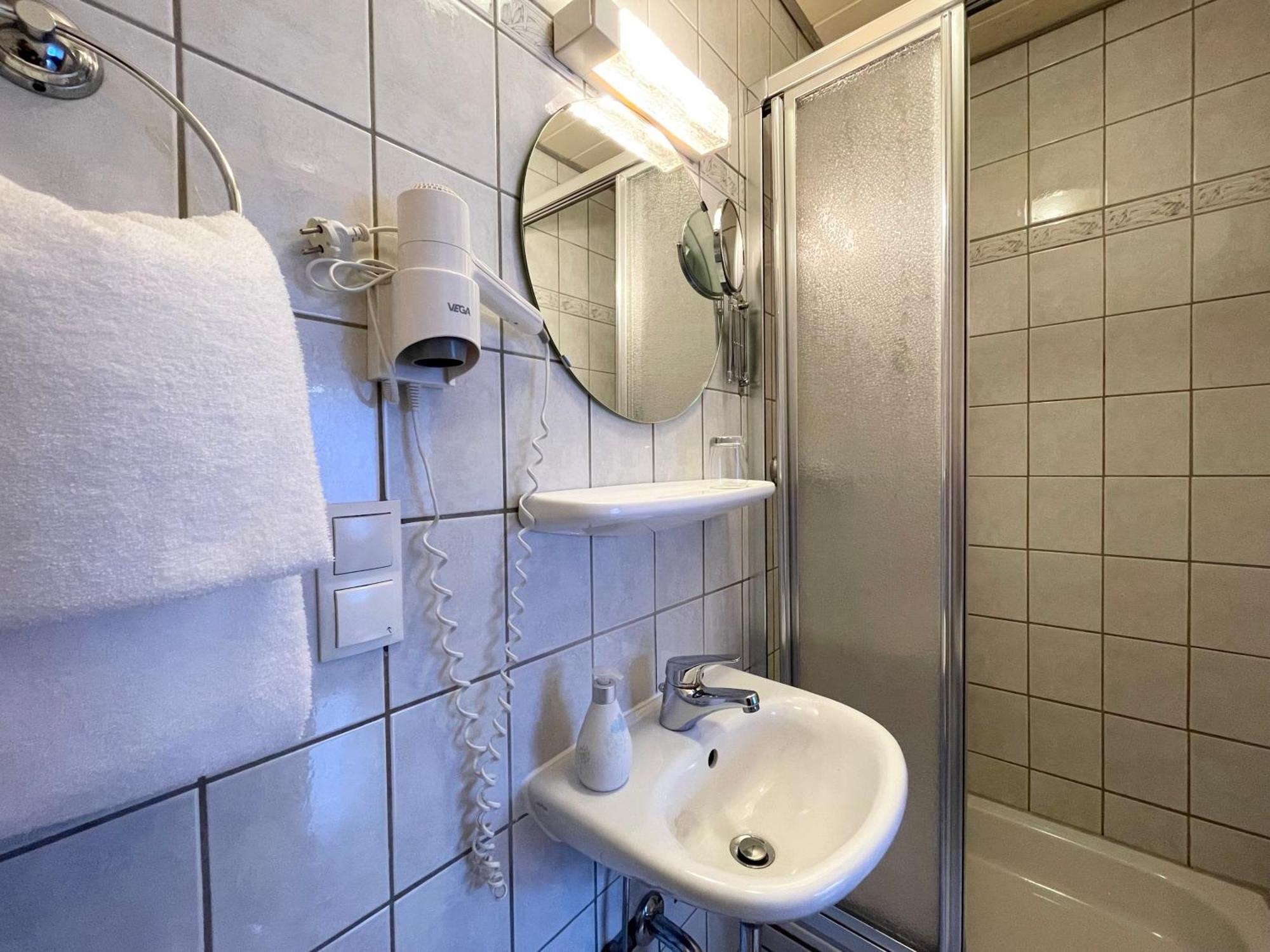 Hotel-Pension Hommen Кобленц Экстерьер фото